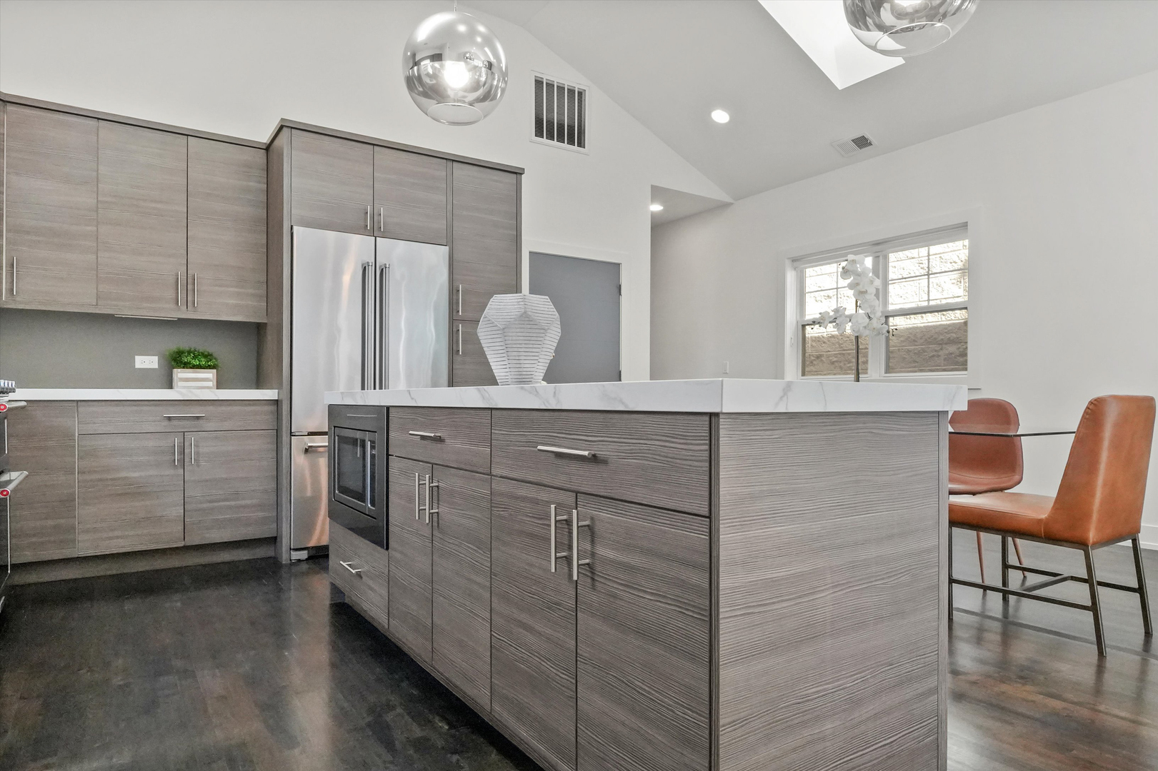 1048 W Fulton Street Unit: 4