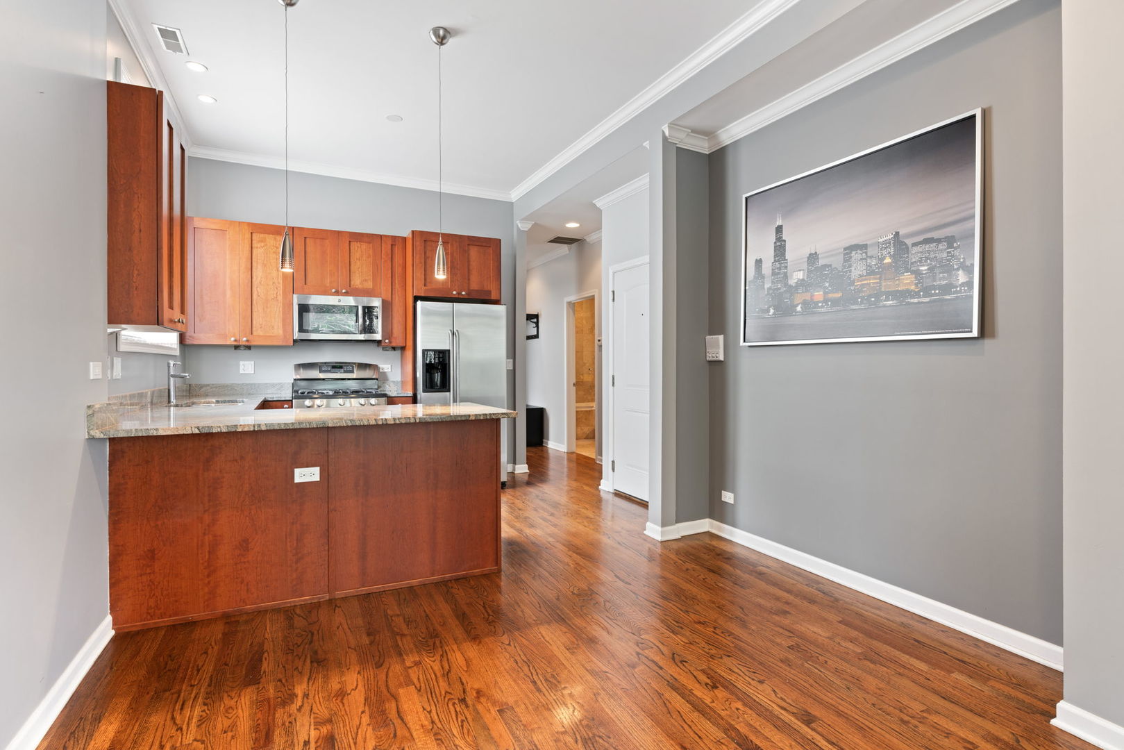 514 N Armour Street Unit: 2F