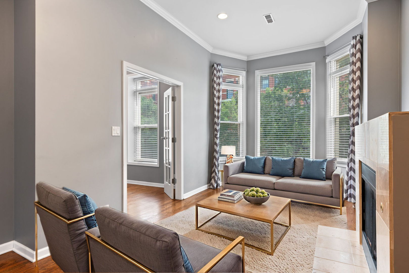 514 N Armour Street Unit: 2F