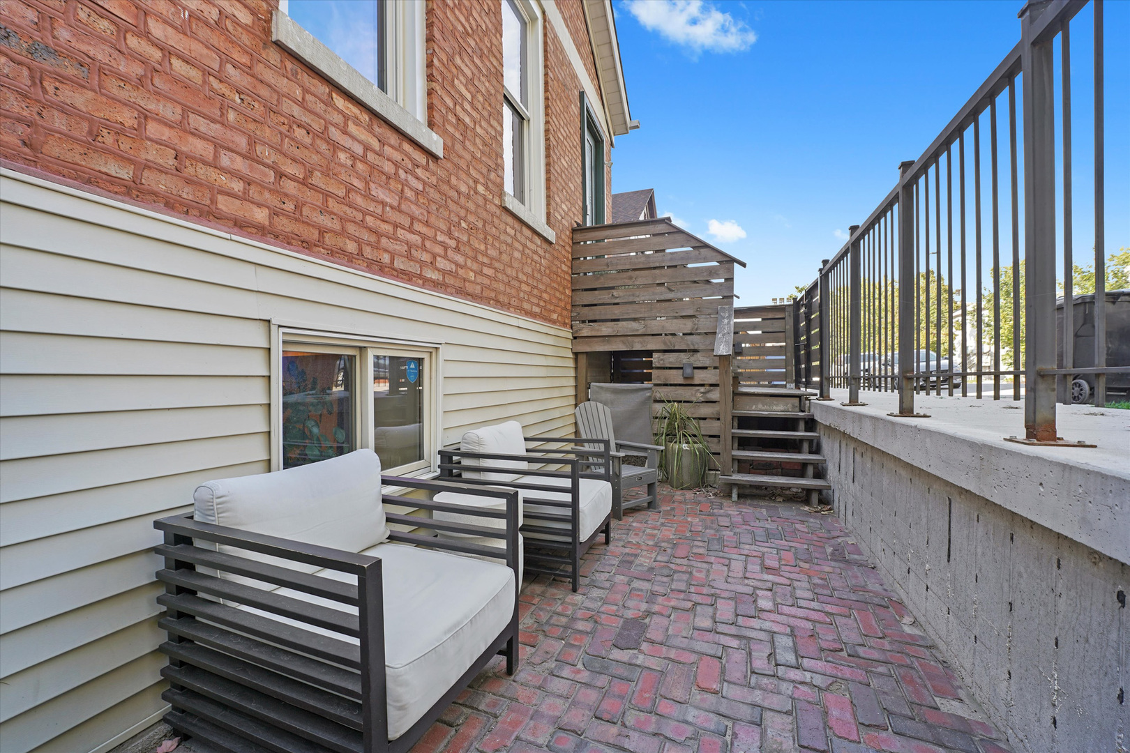 1704 S Newberry Avenue