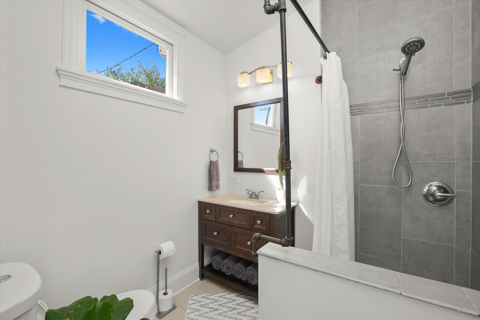 1704 S Newberry Avenue