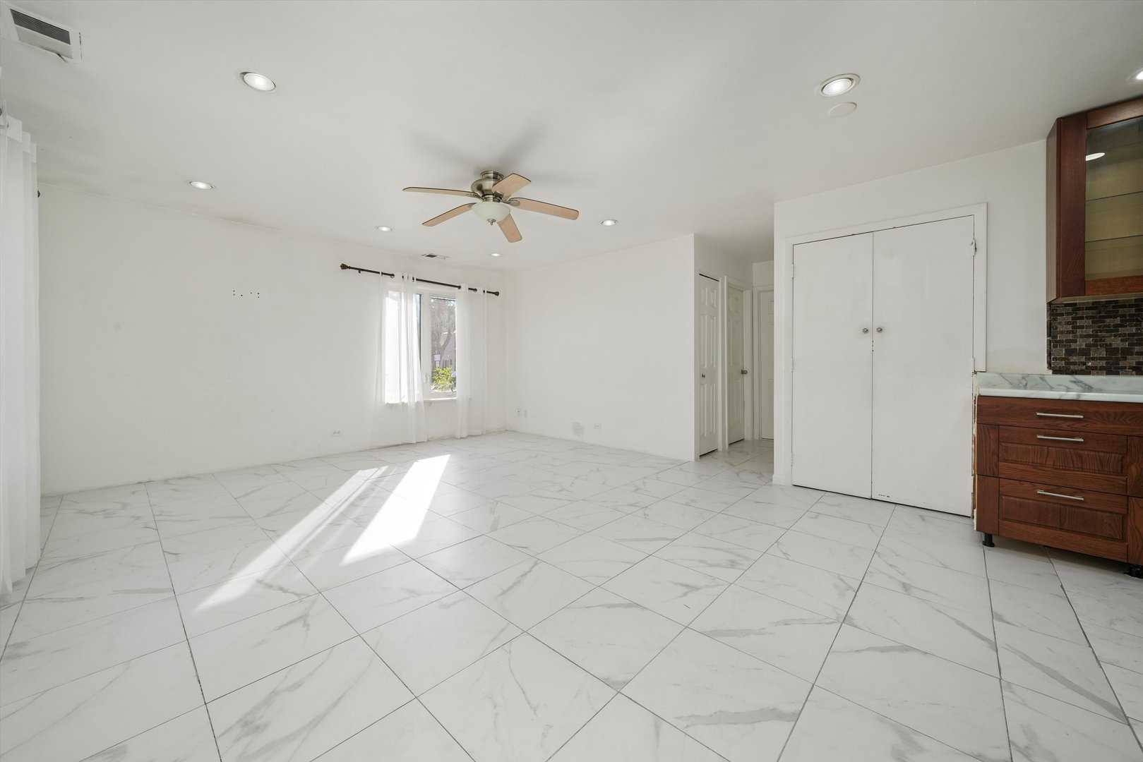 1182 Cove Drive Unit: 152A