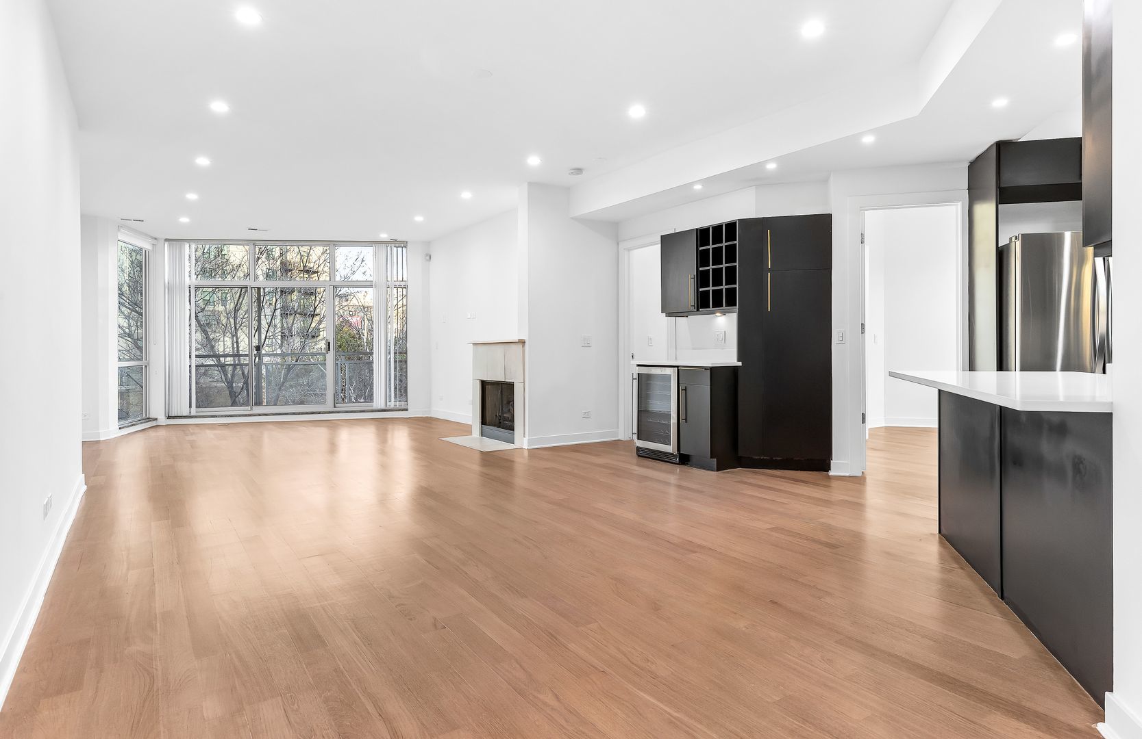 914 W Hubbard Street Unit: 203
