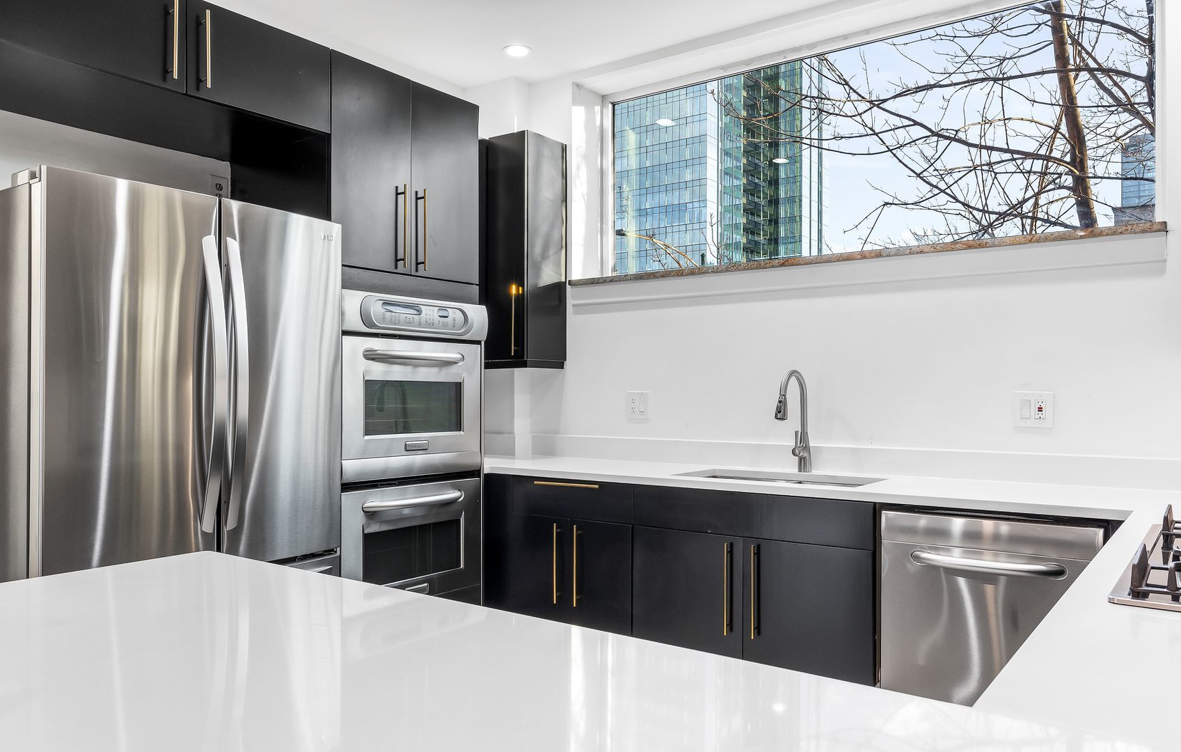 914 W Hubbard Street Unit: 203