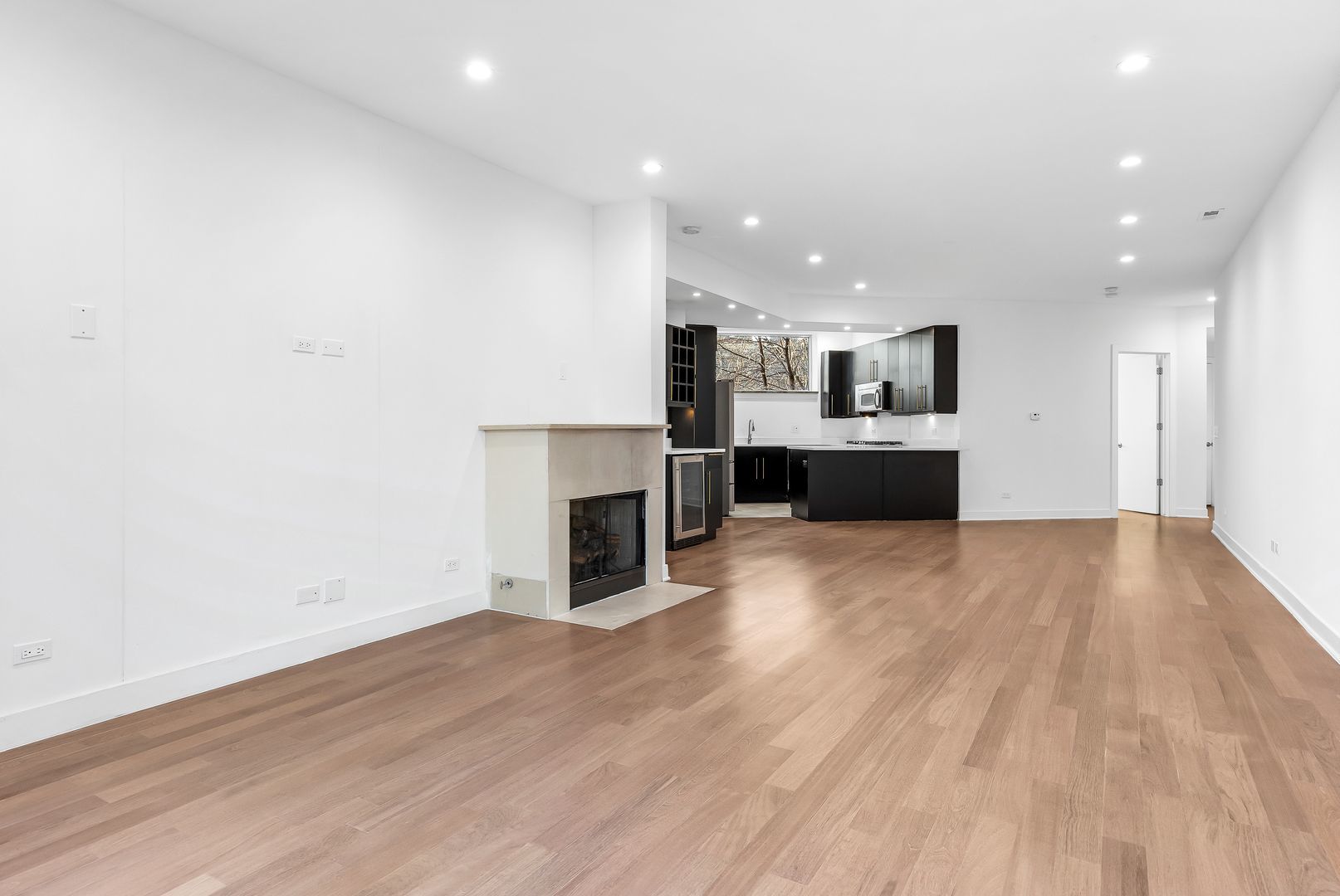 914 W Hubbard Street Unit: 203