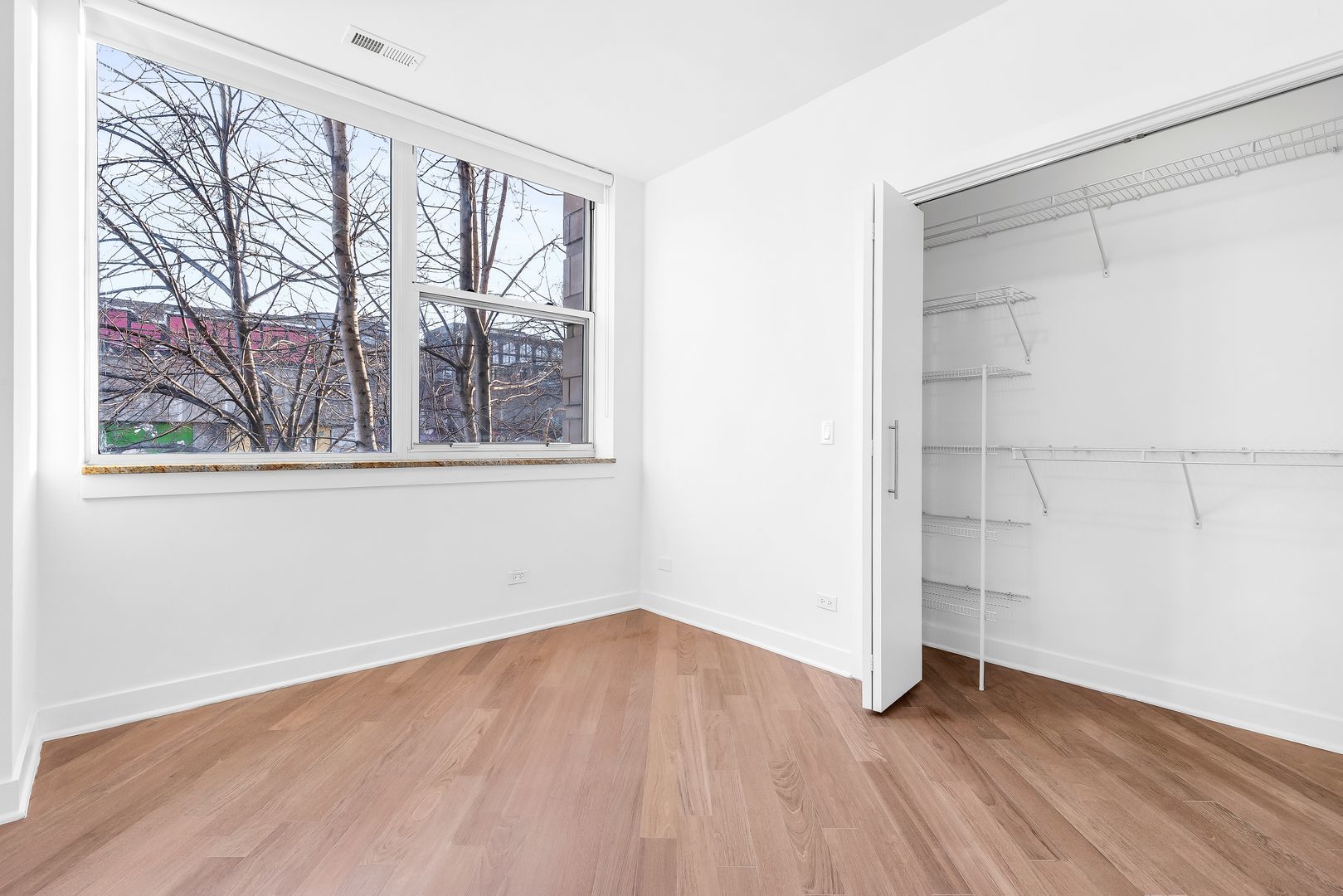914 W Hubbard Street Unit: 203