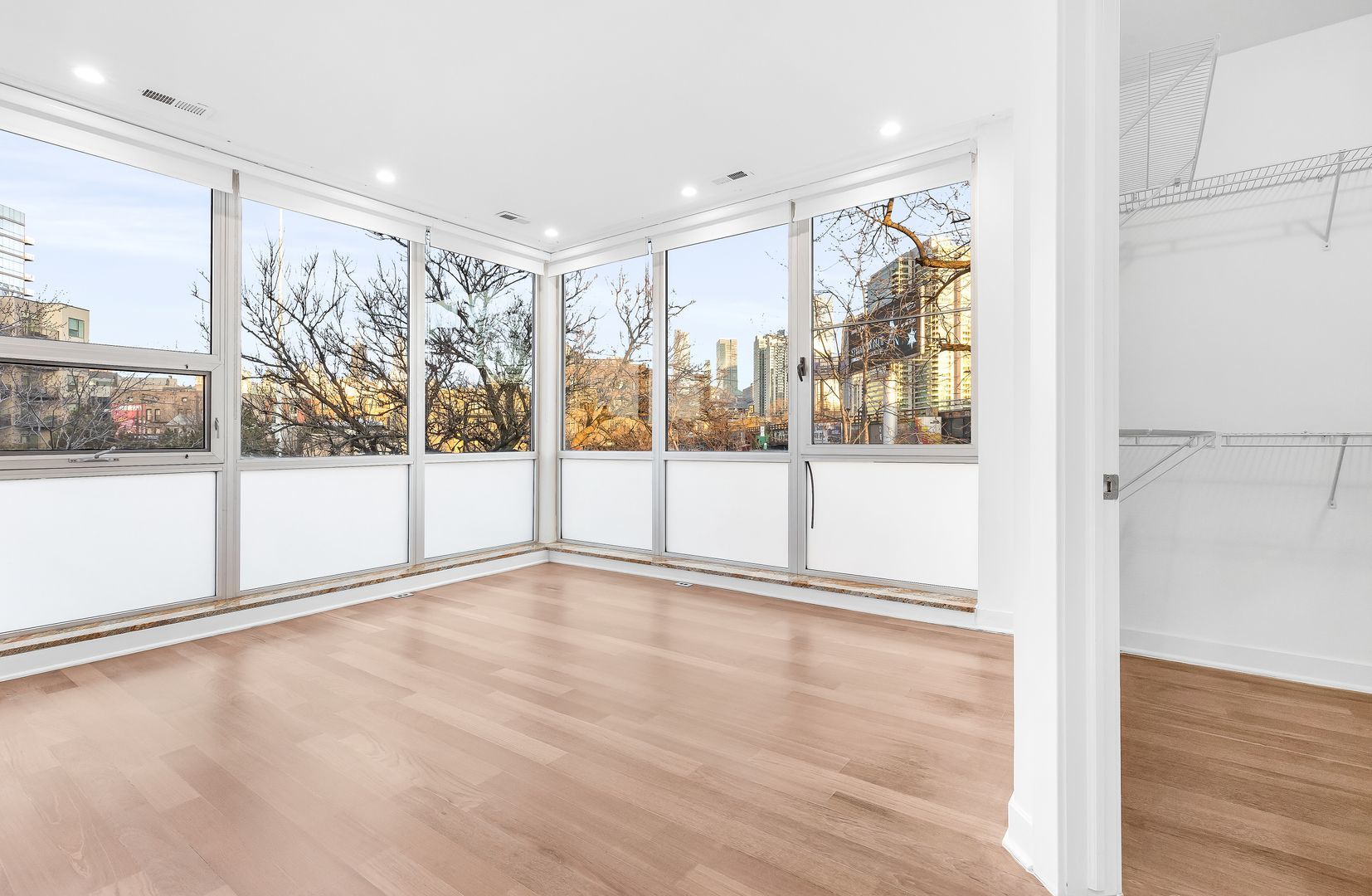 914 W Hubbard Street Unit: 203
