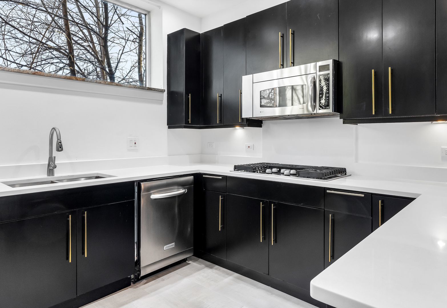 914 W Hubbard Street Unit: 203