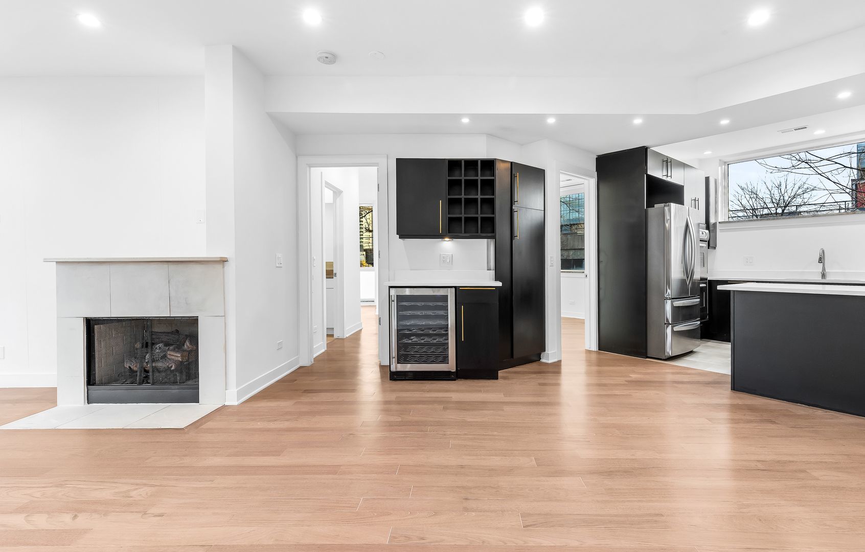 914 W Hubbard Street Unit: 203