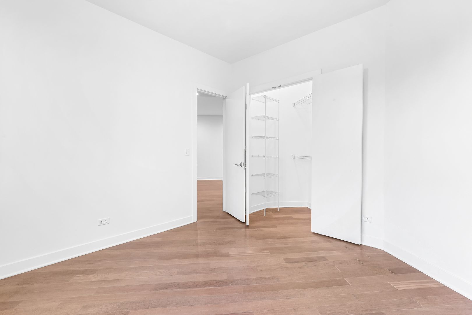 914 W Hubbard Street Unit: 203