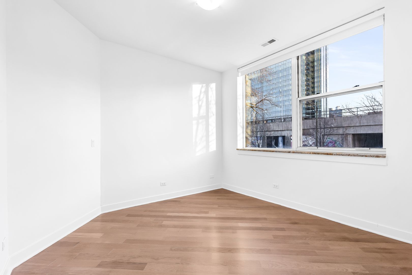 914 W Hubbard Street Unit: 203