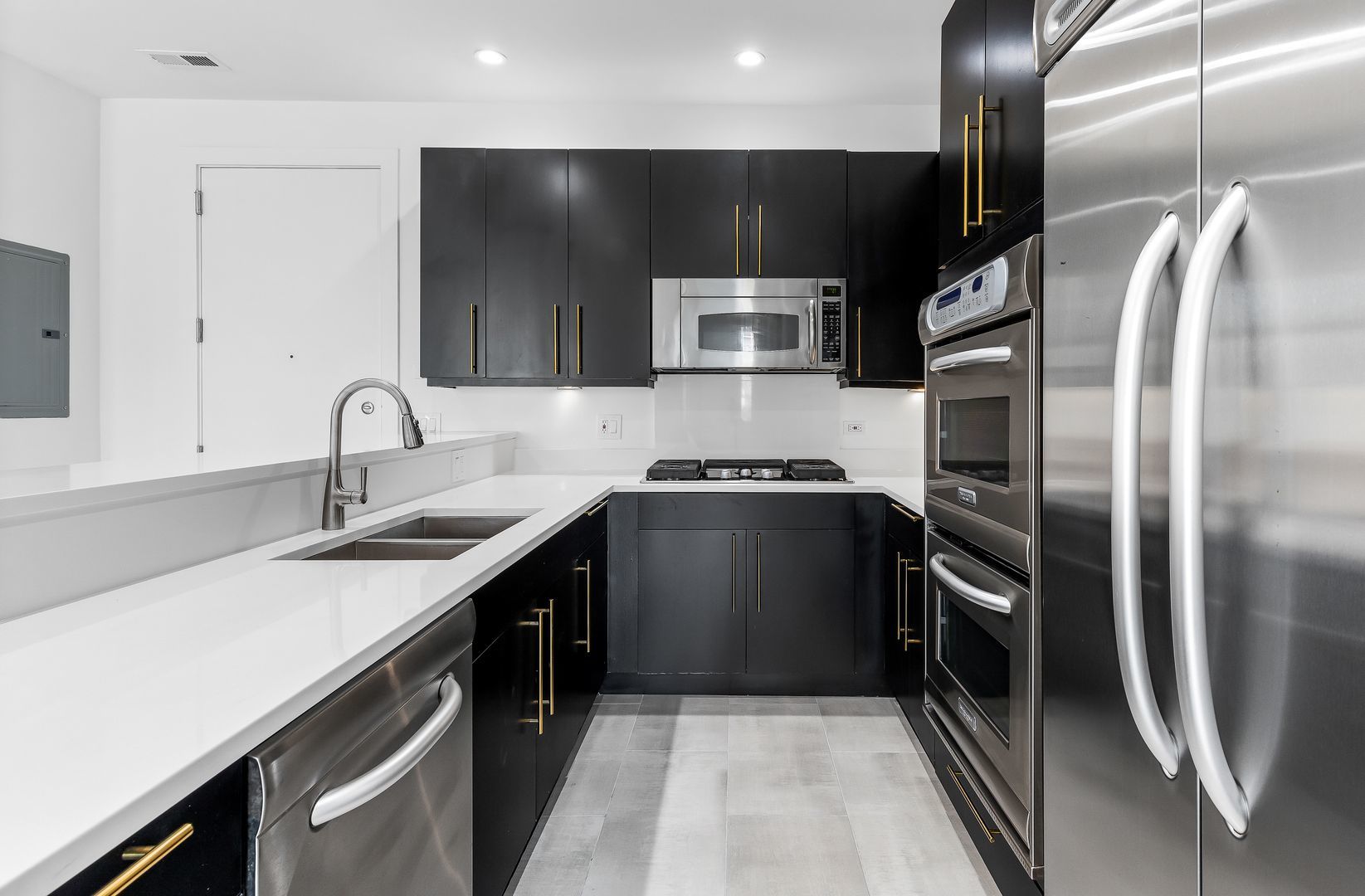 914 W Hubbard Street Unit: 104