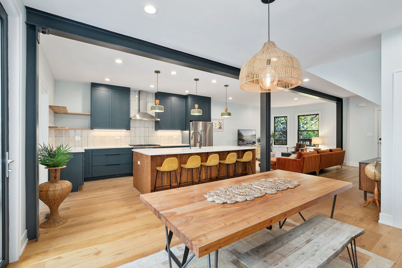 5010 N Lawndale Avenue