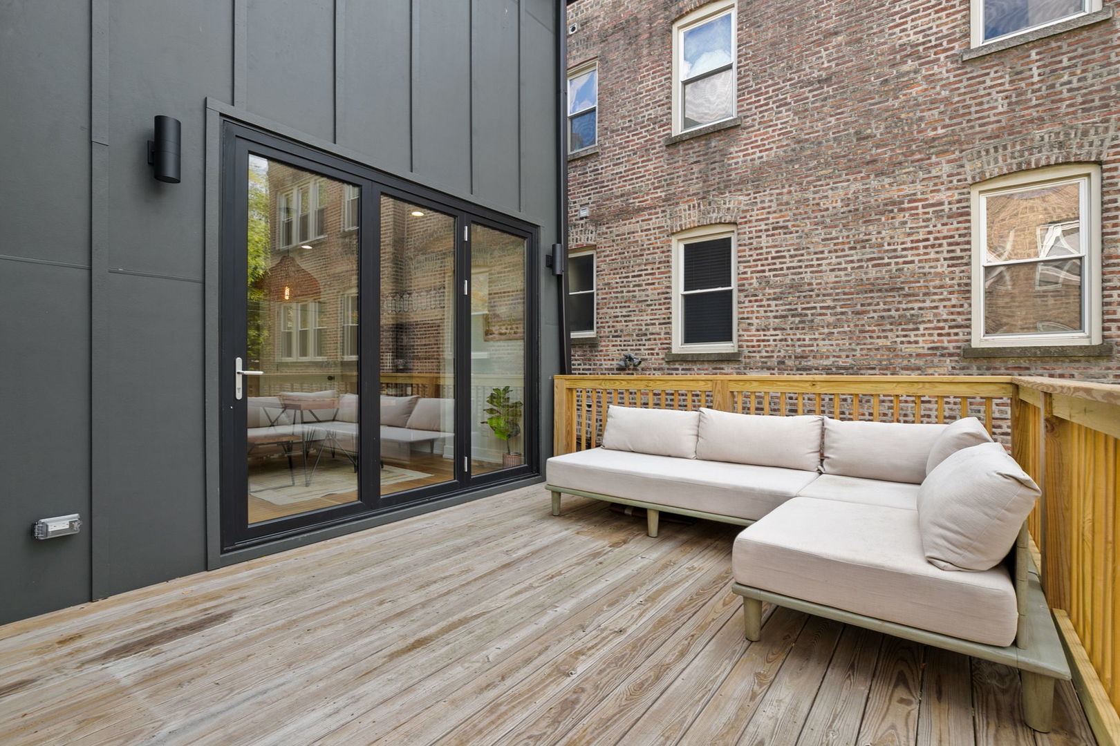 5010 N Lawndale Avenue