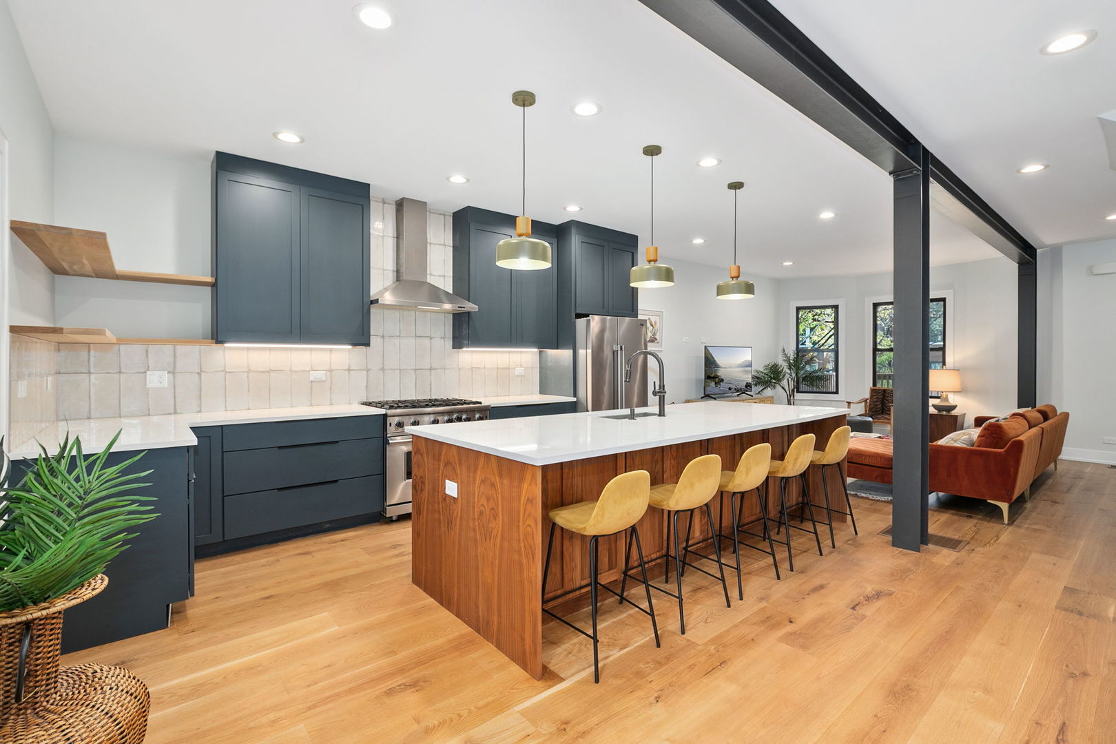 5010 N Lawndale Avenue