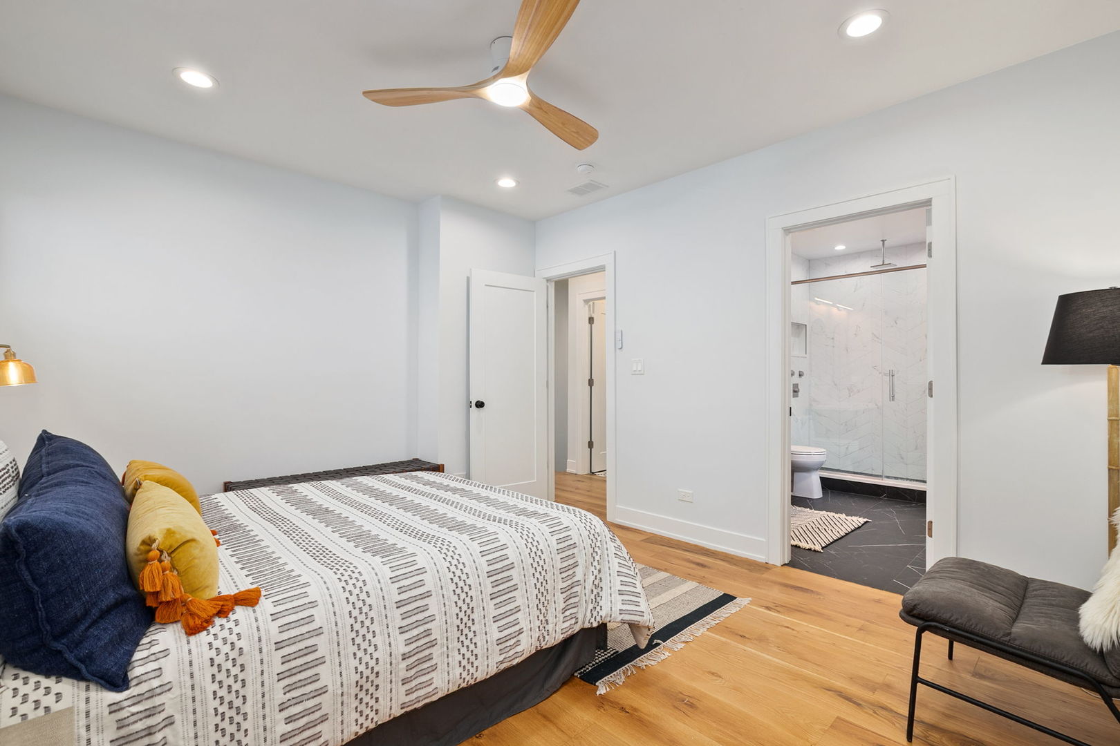 5010 N Lawndale Avenue