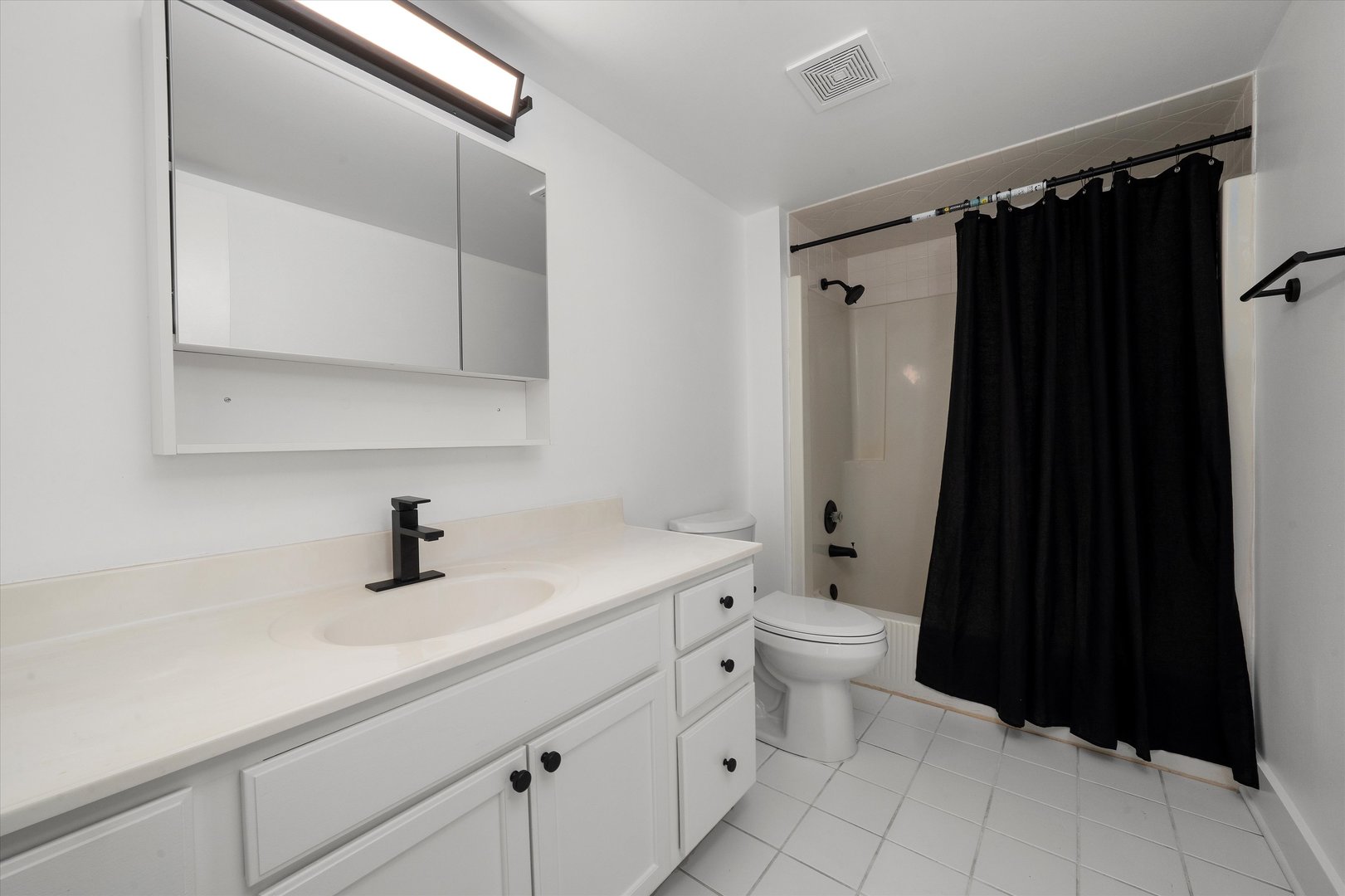 9008 W 140th Street Unit: 2B