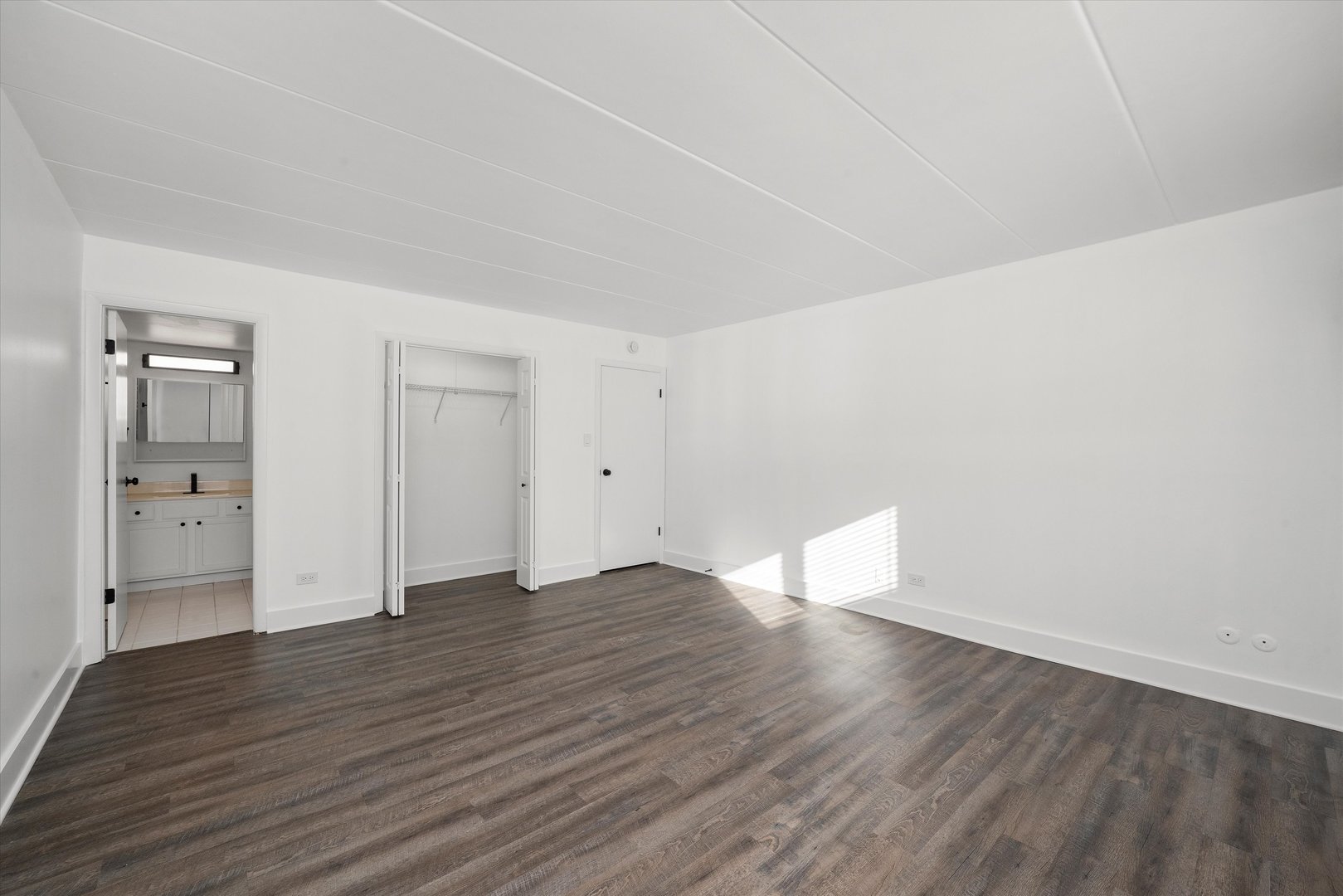 9008 W 140th Street Unit: 2B