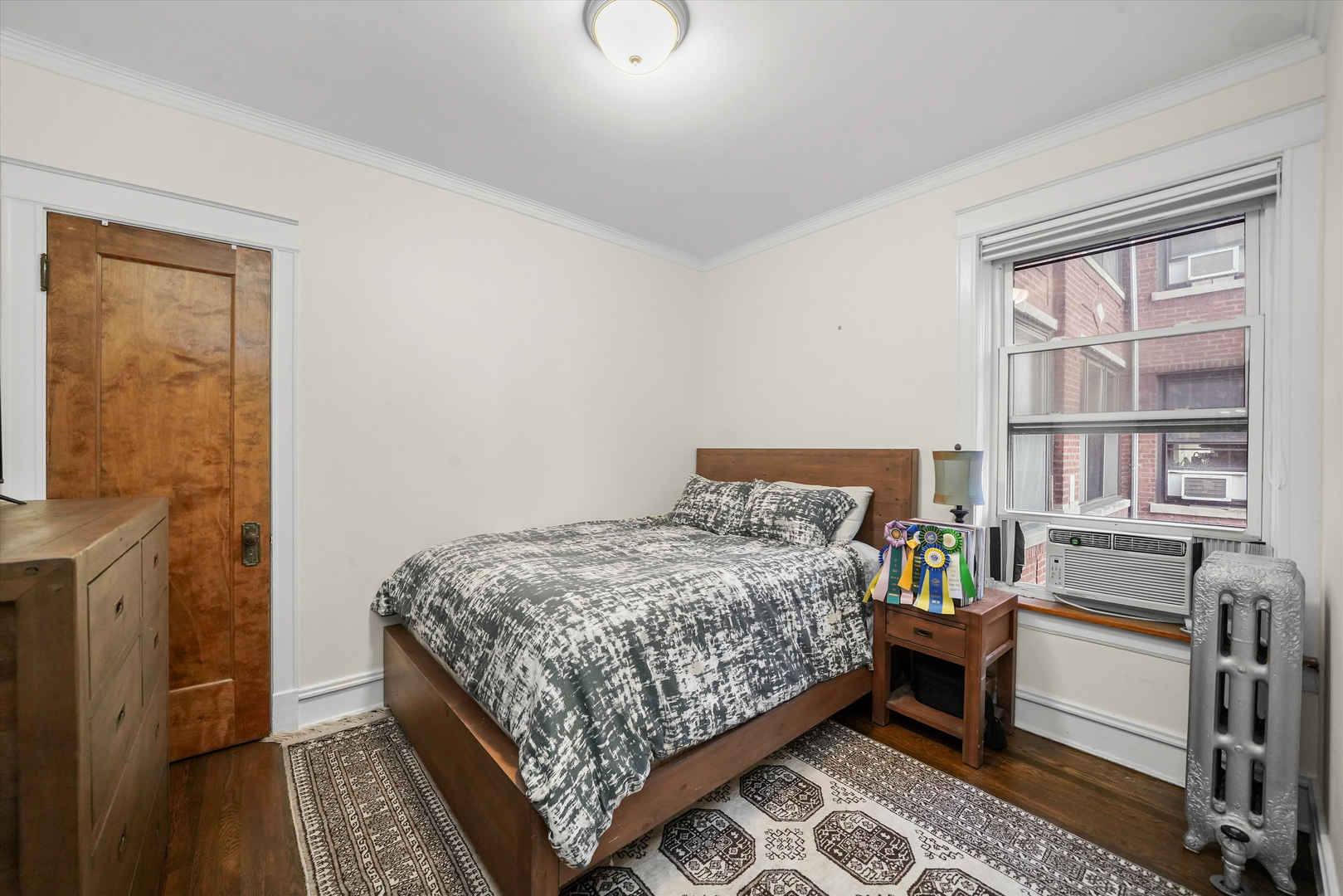 1907 W MONTROSE Avenue Unit: 2