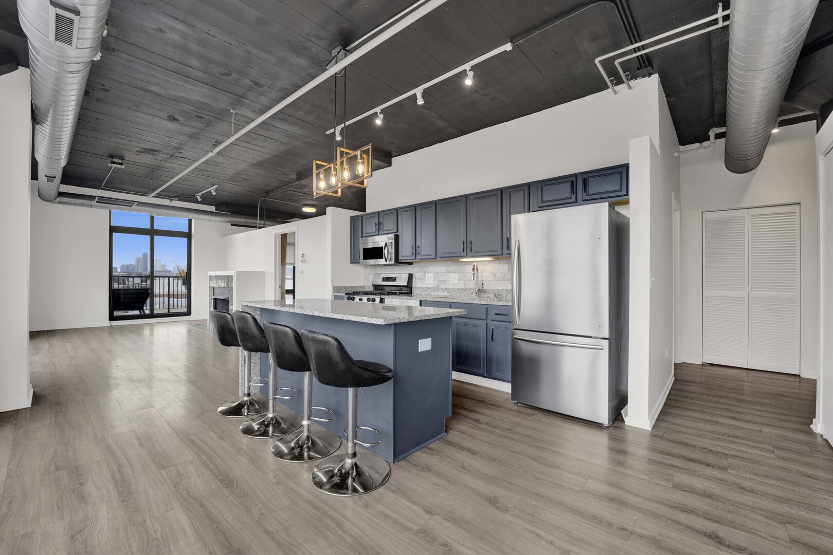1524 S Sangamon Street Unit: 401