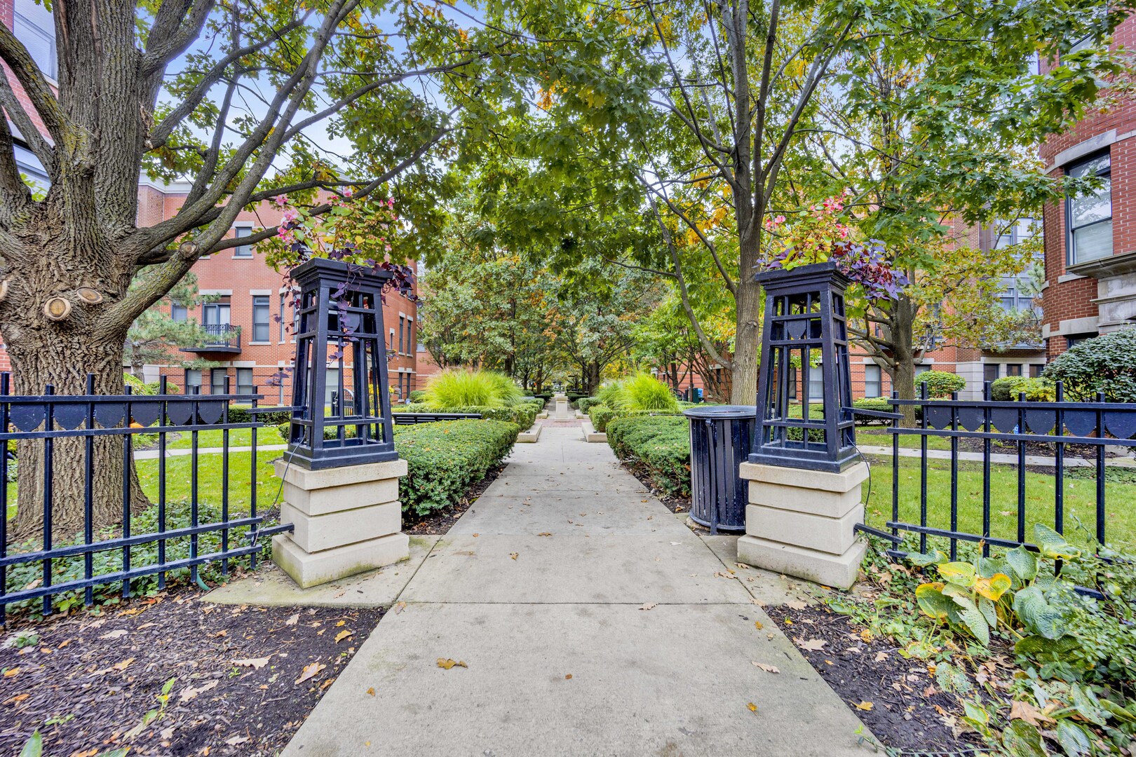 1524 S Sangamon Street Unit: 401