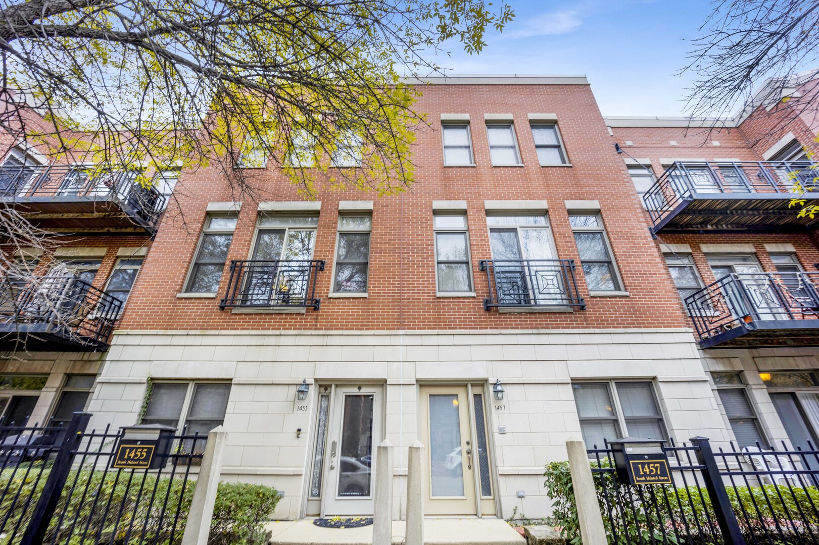 1524 S Sangamon Street Unit: 401