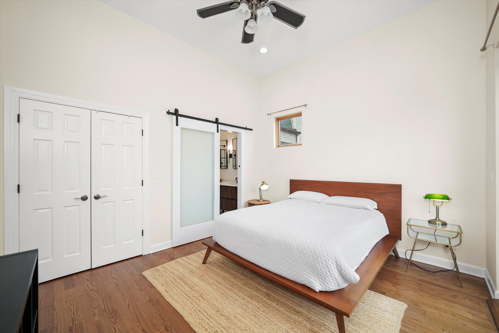 926 N WINCHESTER Avenue Unit: 3