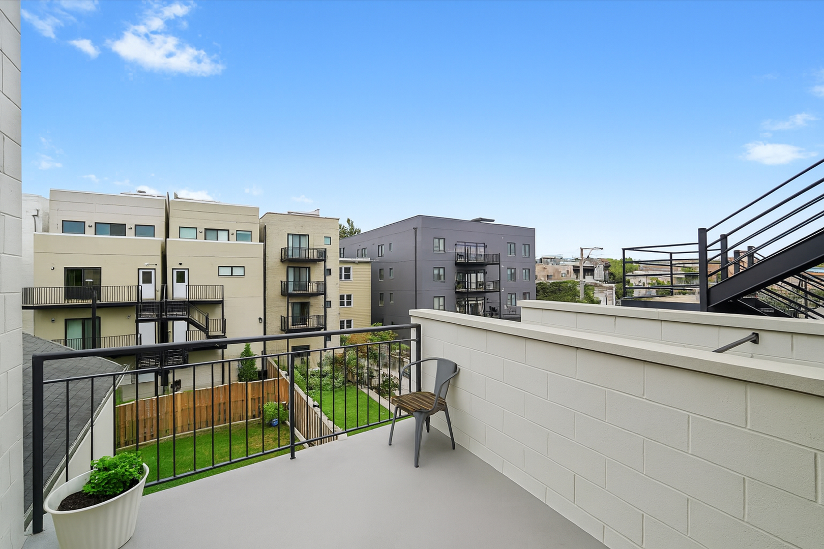 926 N WINCHESTER Avenue Unit: 3