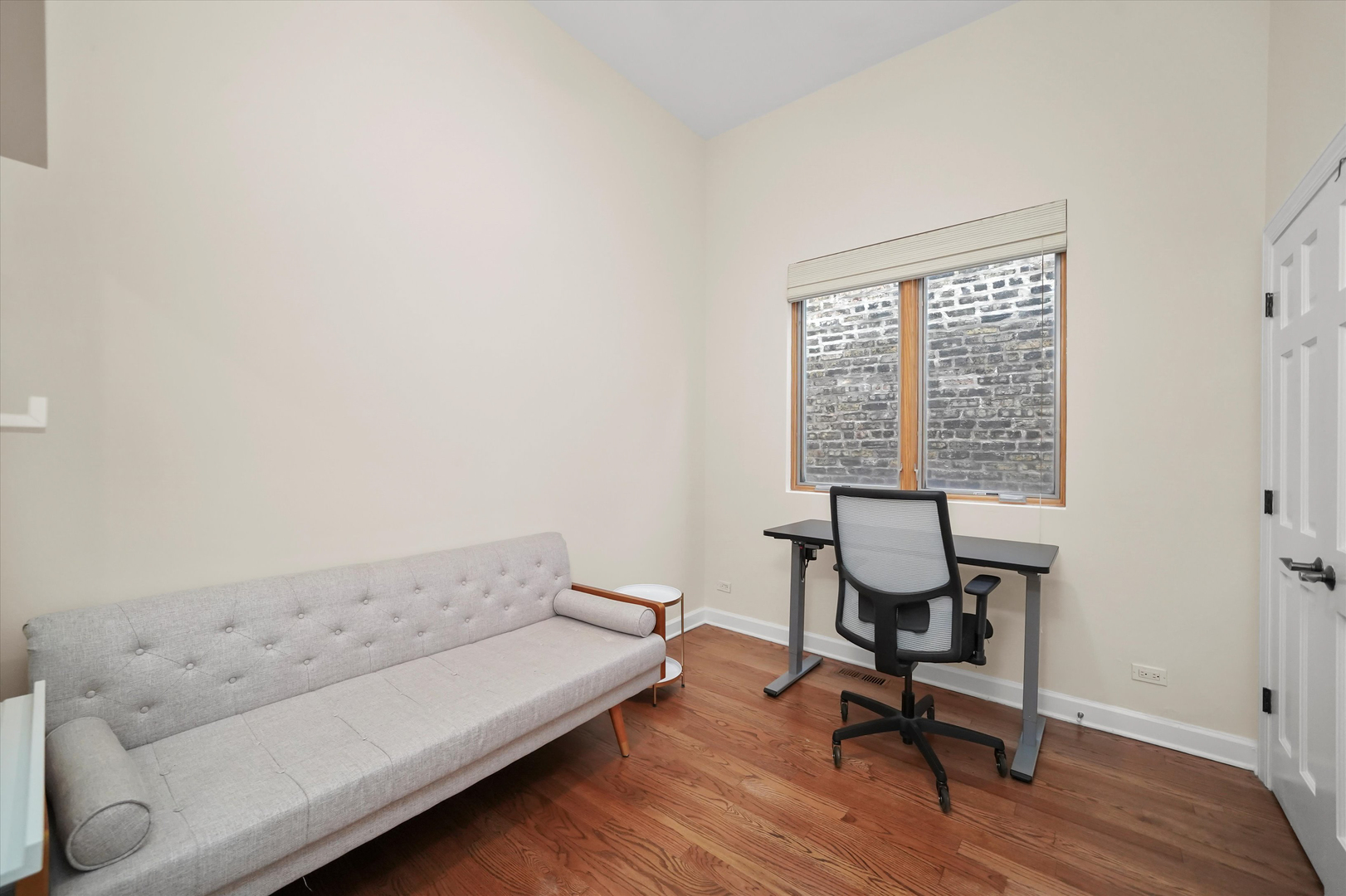 926 N WINCHESTER Avenue Unit: 3