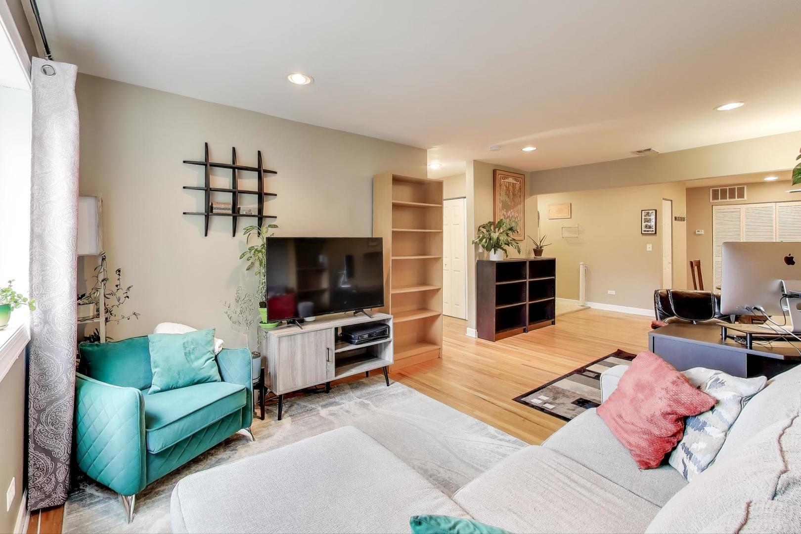 5953 N Kenmore Avenue Unit: 404