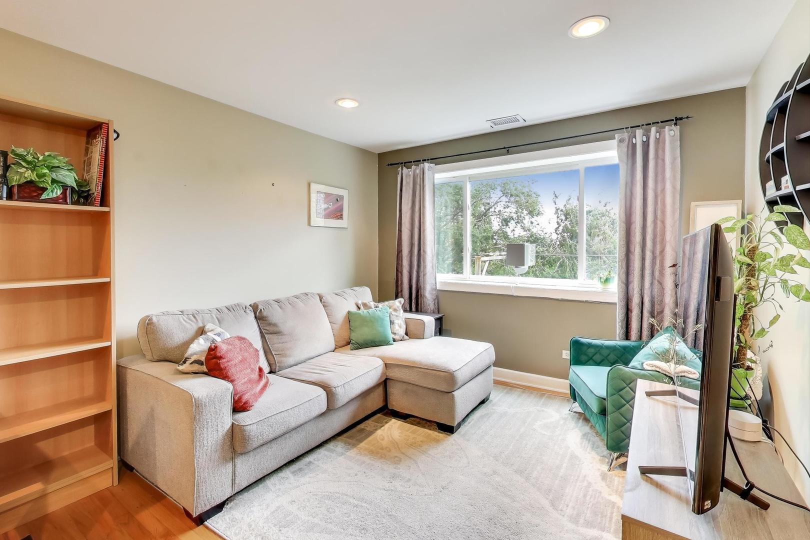 5953 N Kenmore Avenue Unit: 404