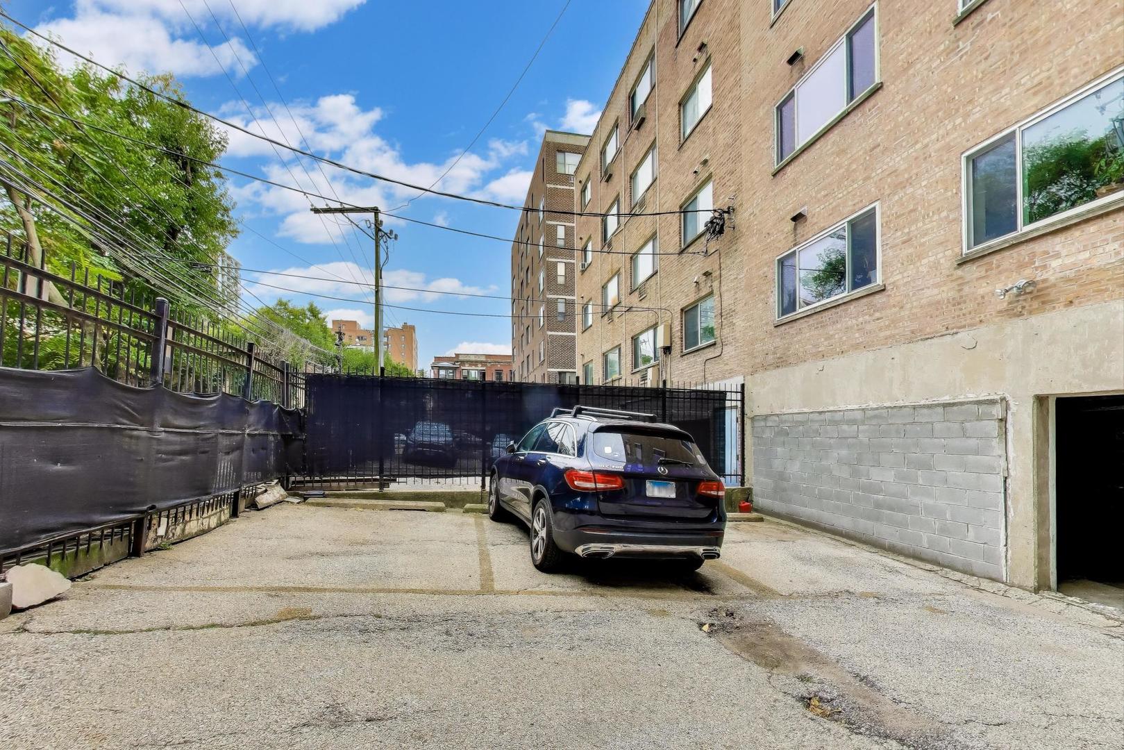 5953 N Kenmore Avenue Unit: 404