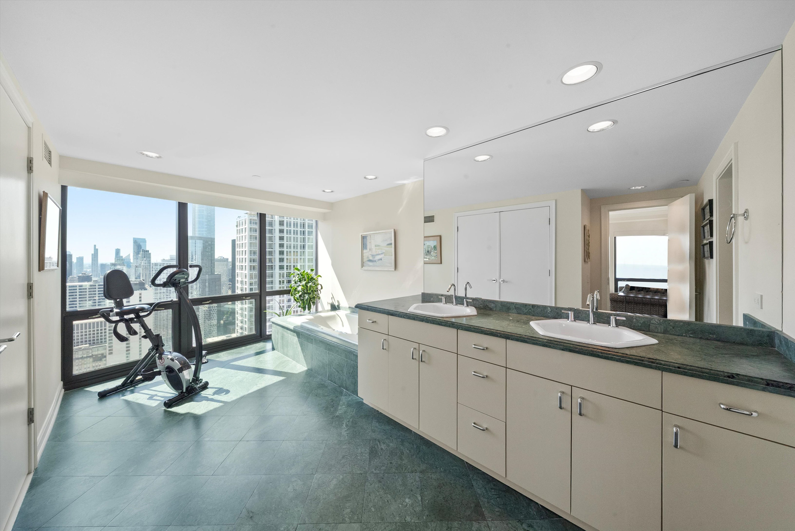 100 E Huron Street Unit: 4503