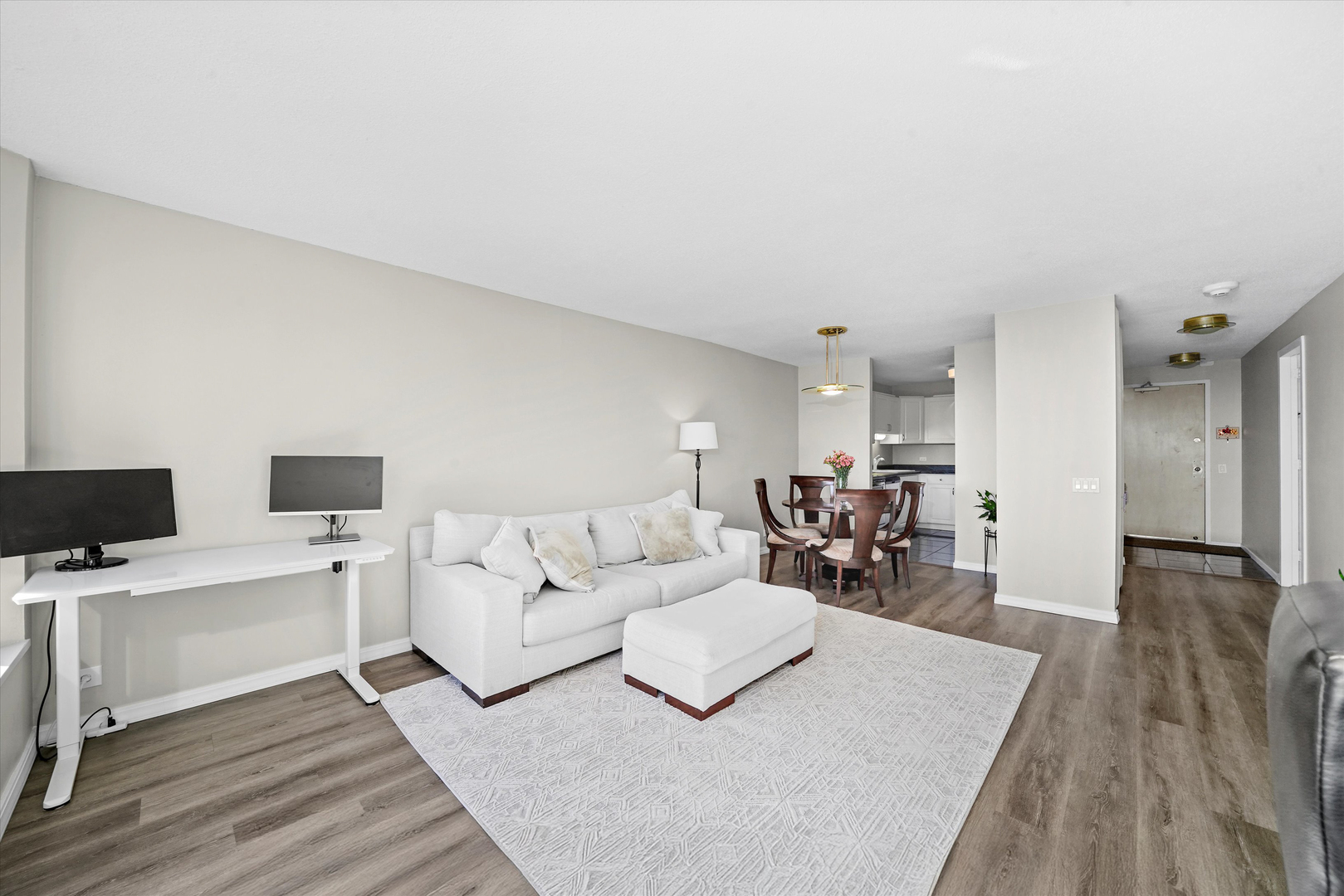 899 S Plymouth Court Unit: 1607