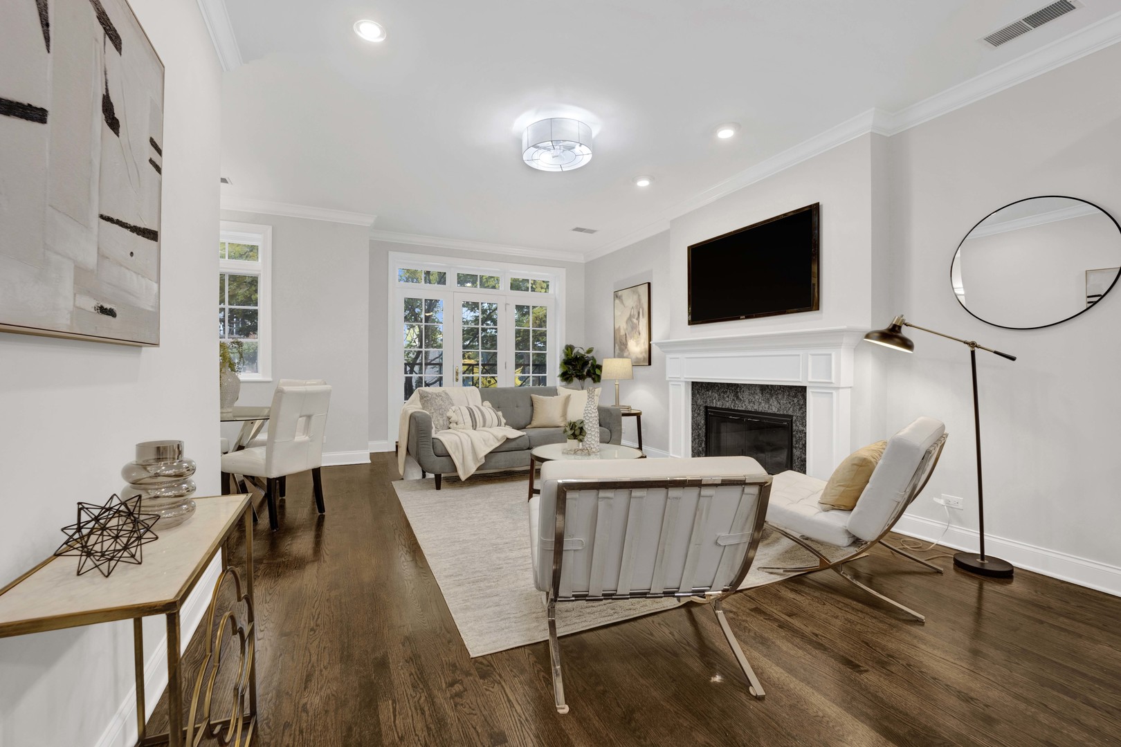 1724 N Mohawk Street Unit: 2