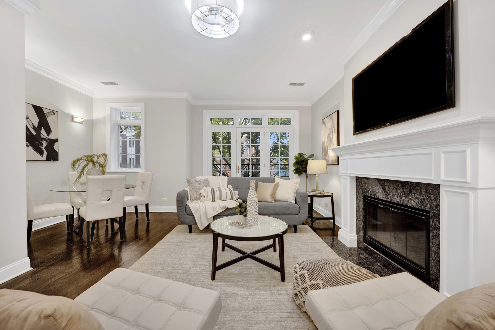 1724 N Mohawk Street Unit: 2