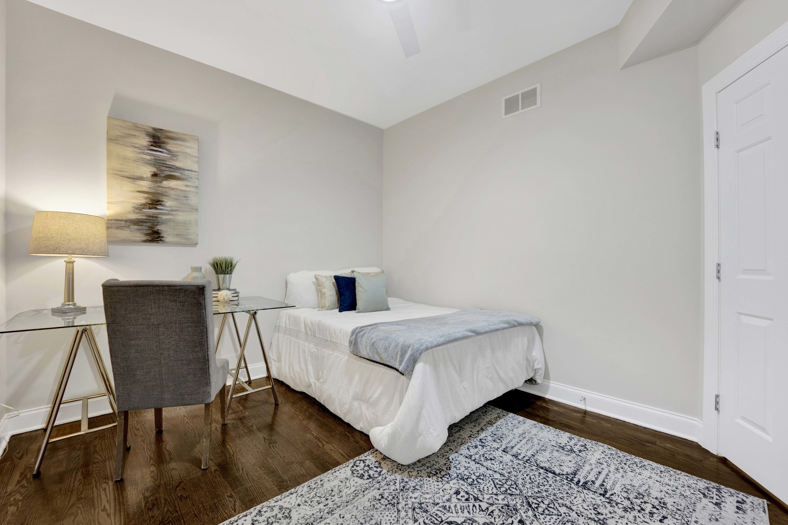 1724 N Mohawk Street Unit: 2