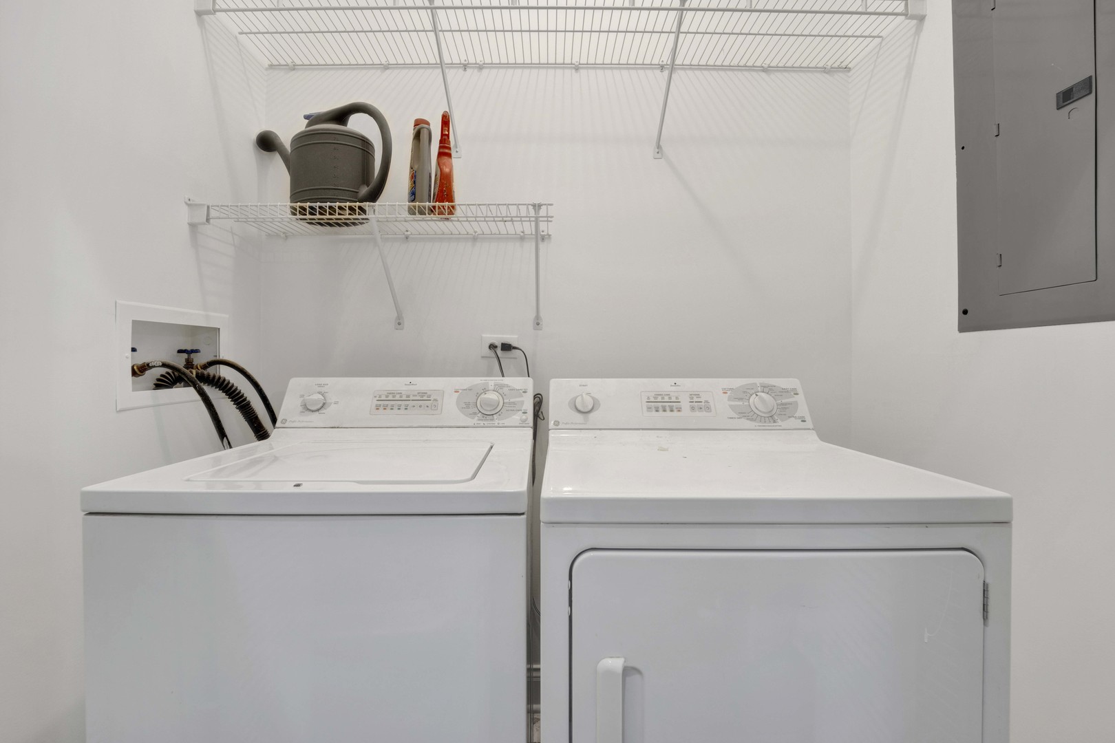 1724 N Mohawk Street Unit: 2