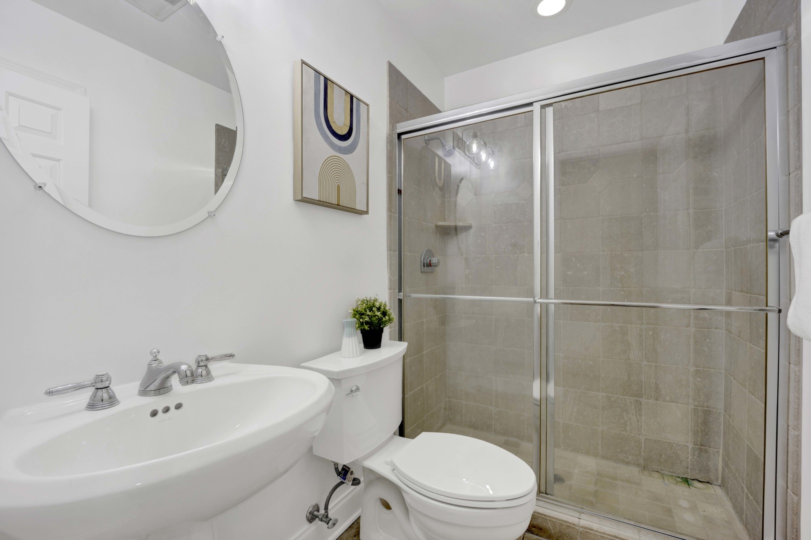 1724 N Mohawk Street Unit: 2