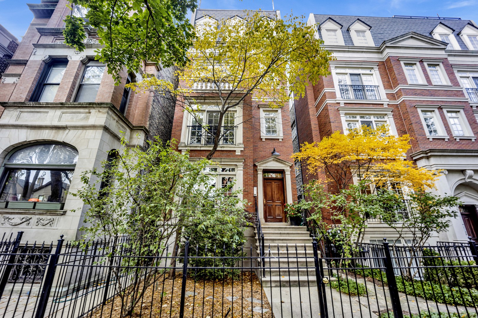 1724 N Mohawk Street Unit: 2