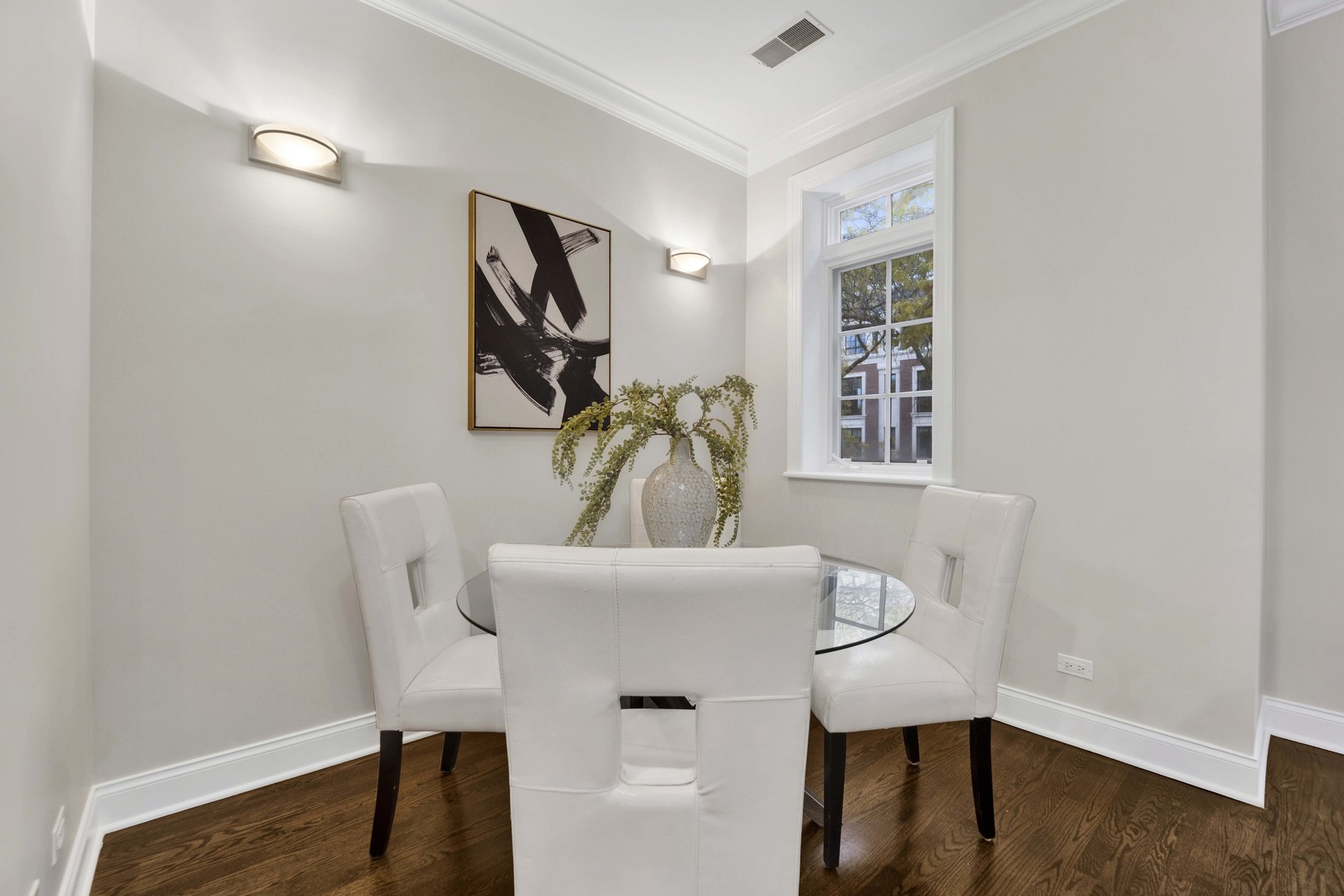 1724 N Mohawk Street Unit: 2