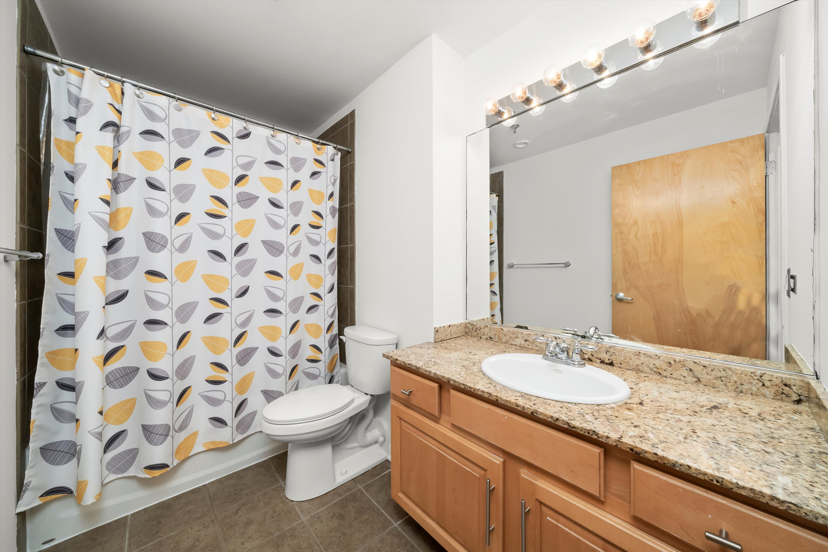 1645 W Ogden Avenue Unit: 702