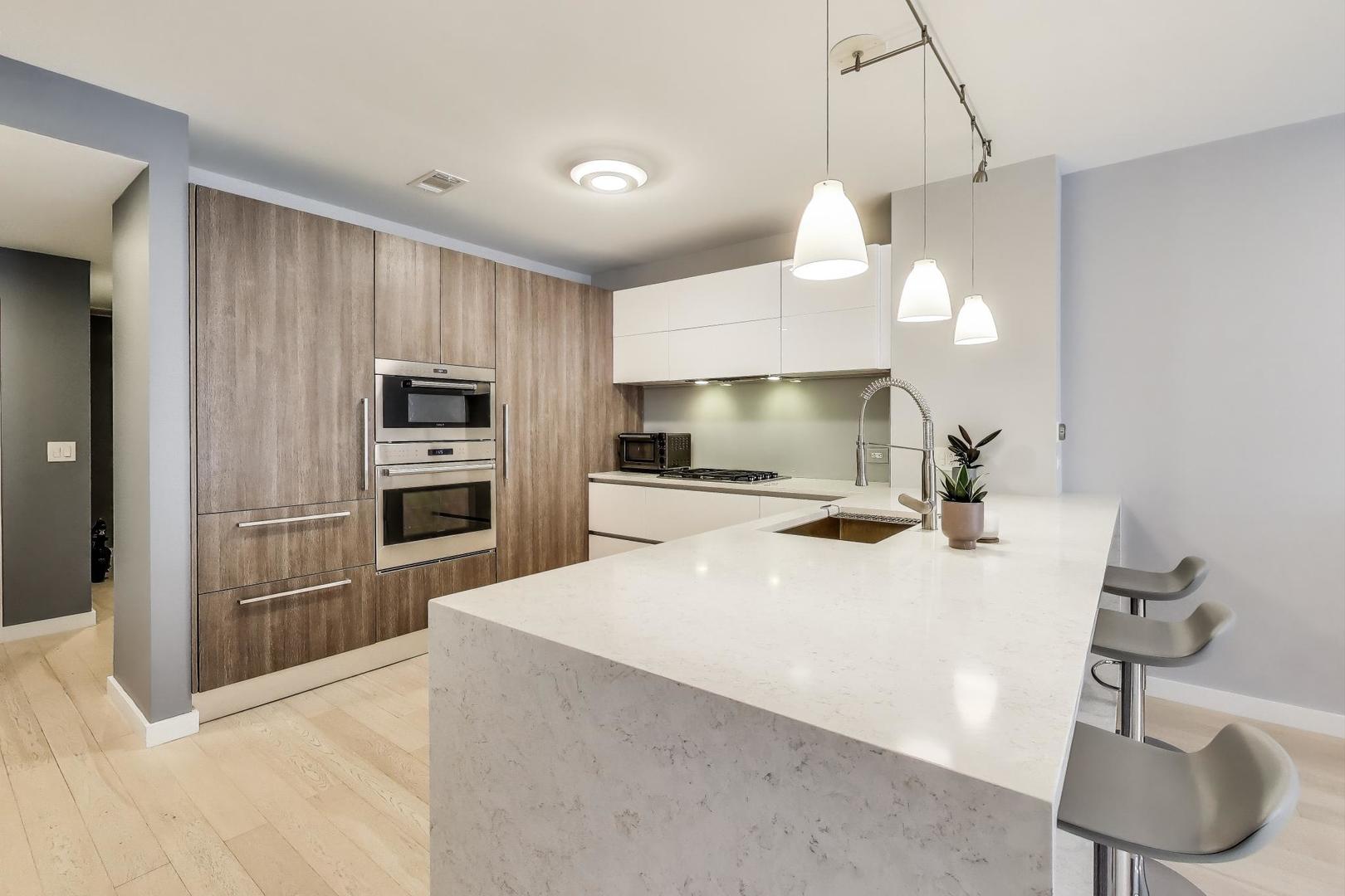 520 N HALSTED Street Unit: 410