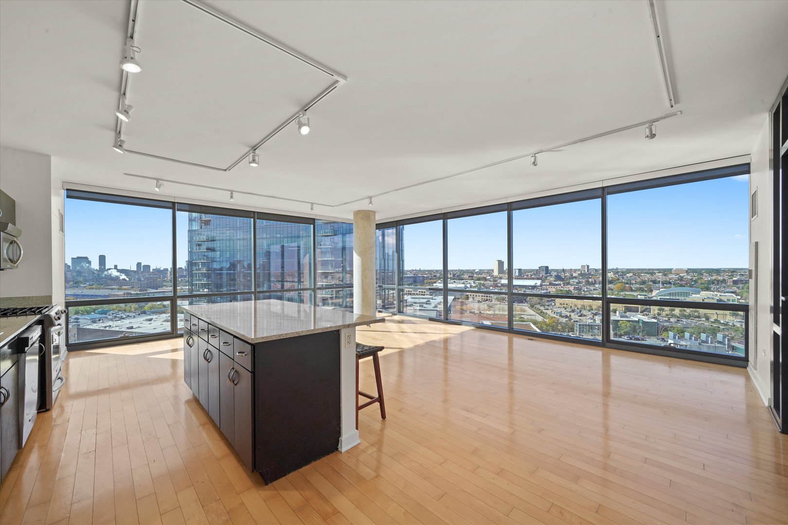 860 W Blackhawk Street Unit: 1502