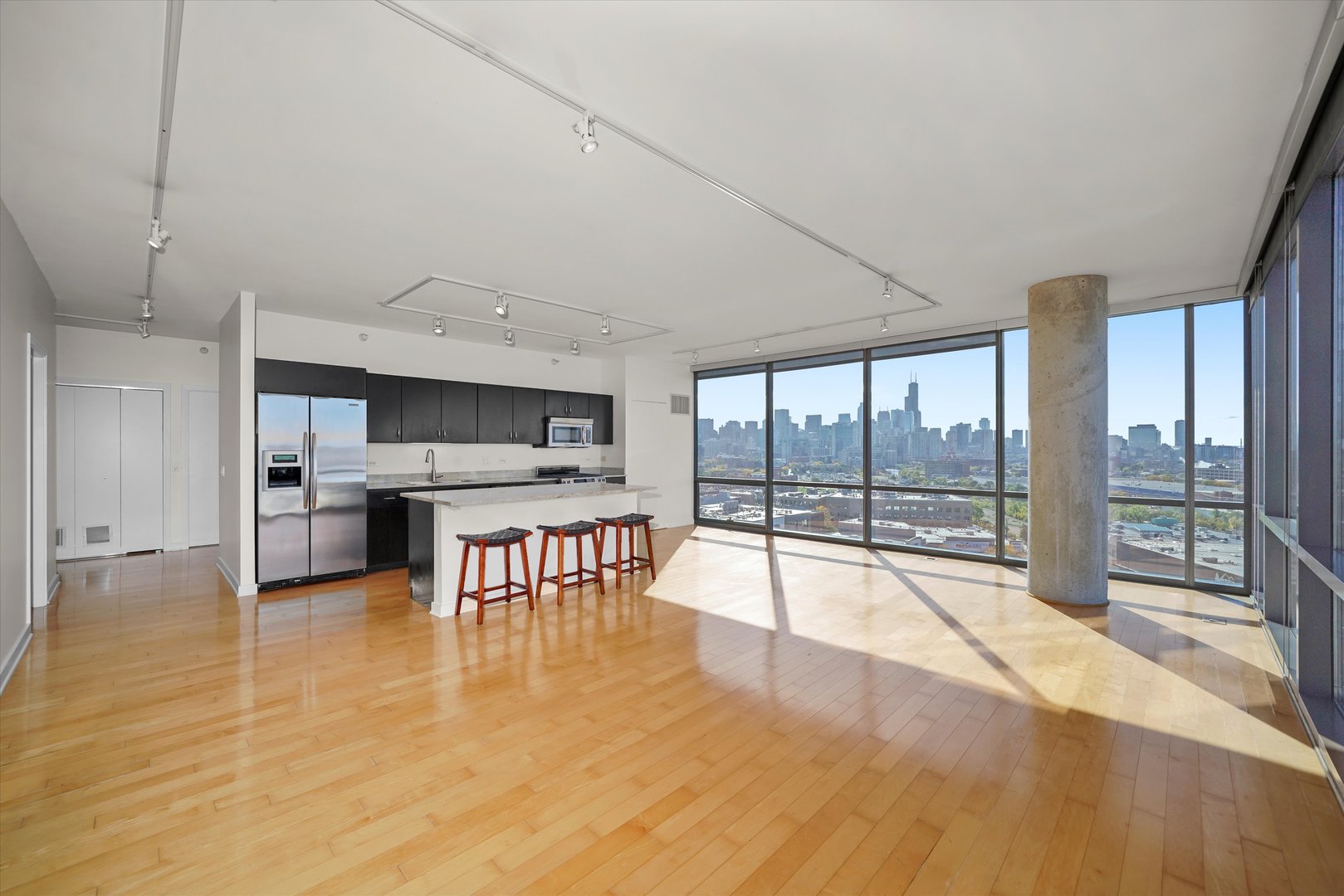 860 W Blackhawk Street Unit: 1502