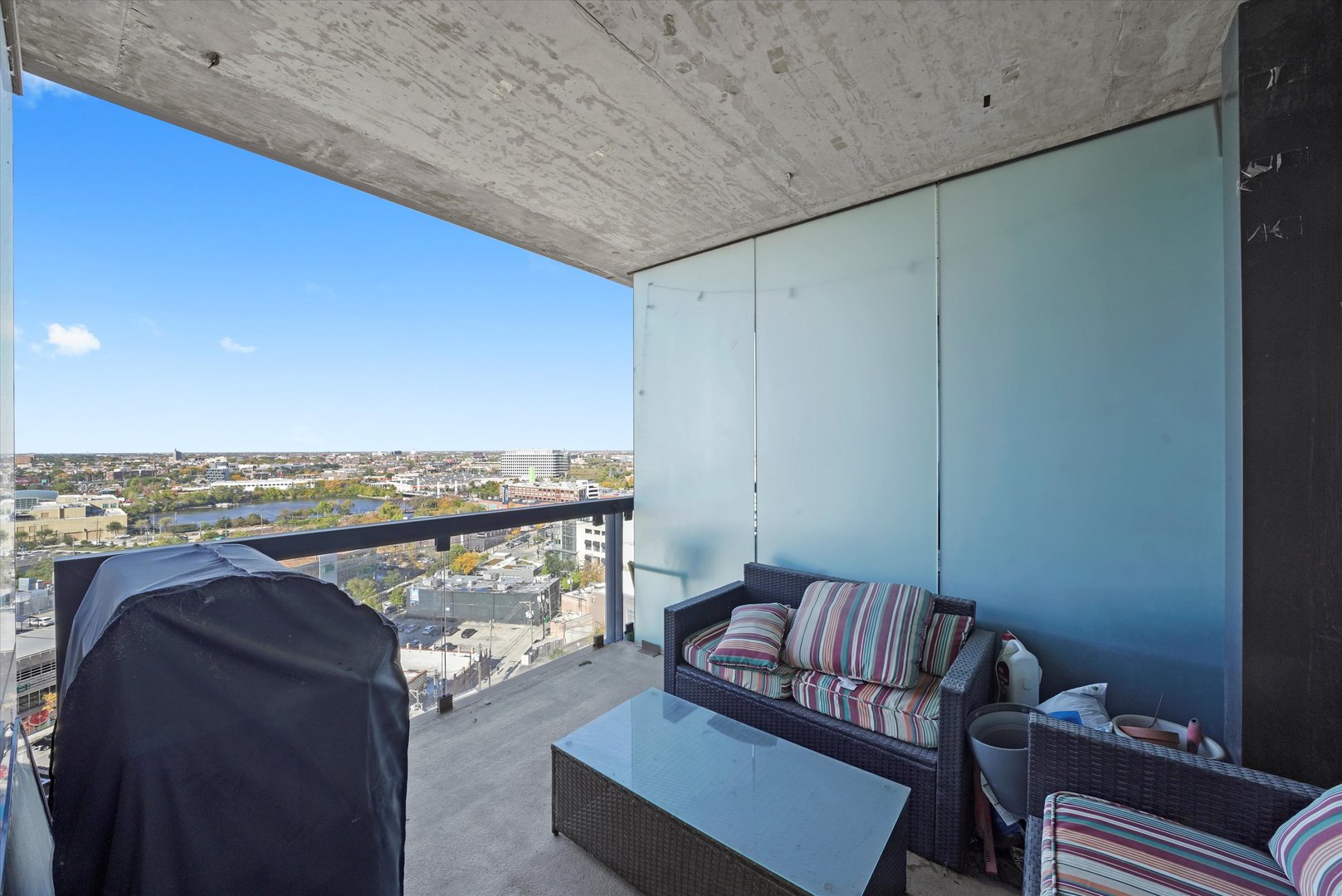 860 W Blackhawk Street Unit: 1502