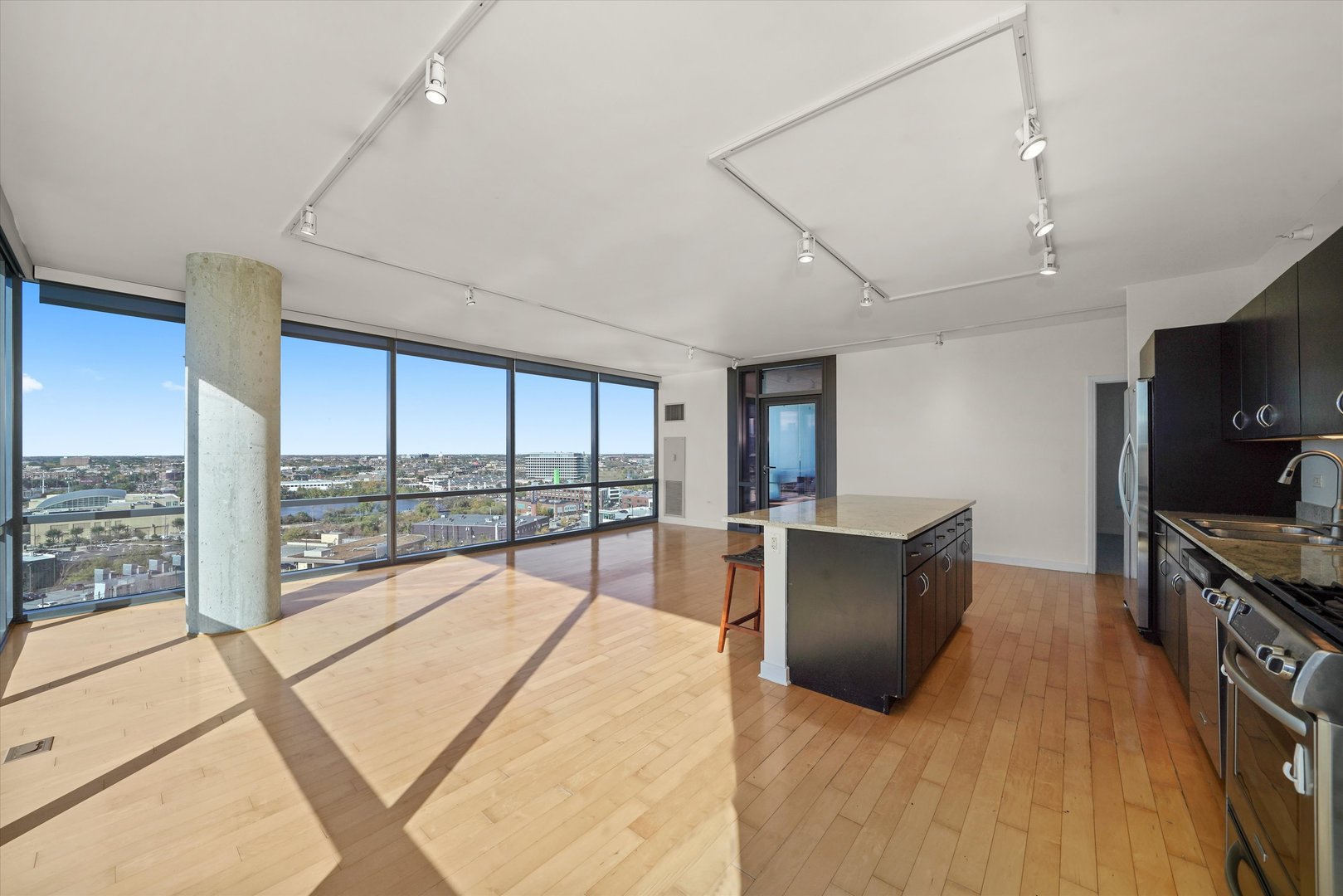 860 W Blackhawk Street Unit: 1502