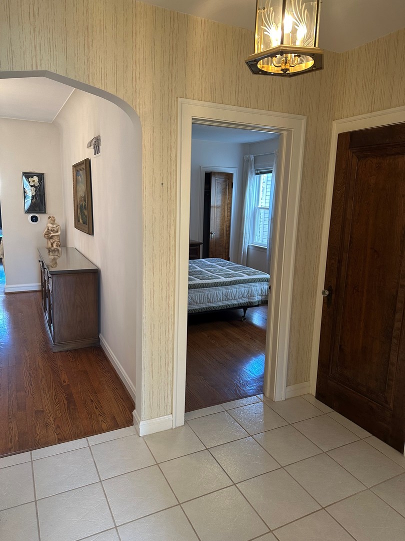 5813 W Cornelia Avenue