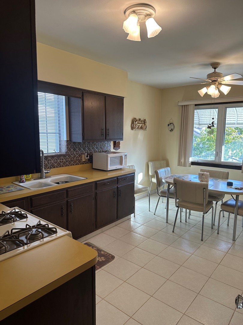 5813 W Cornelia Avenue