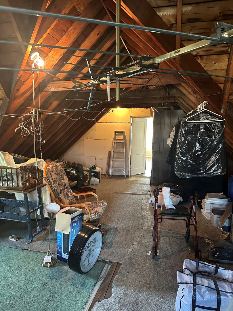 5813 W Cornelia Avenue